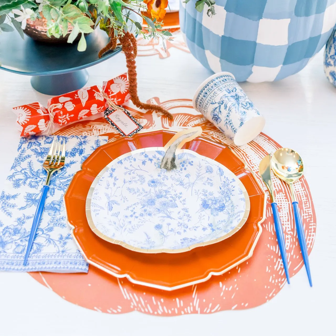 BLUE TOILE PUMPKIN PLATES