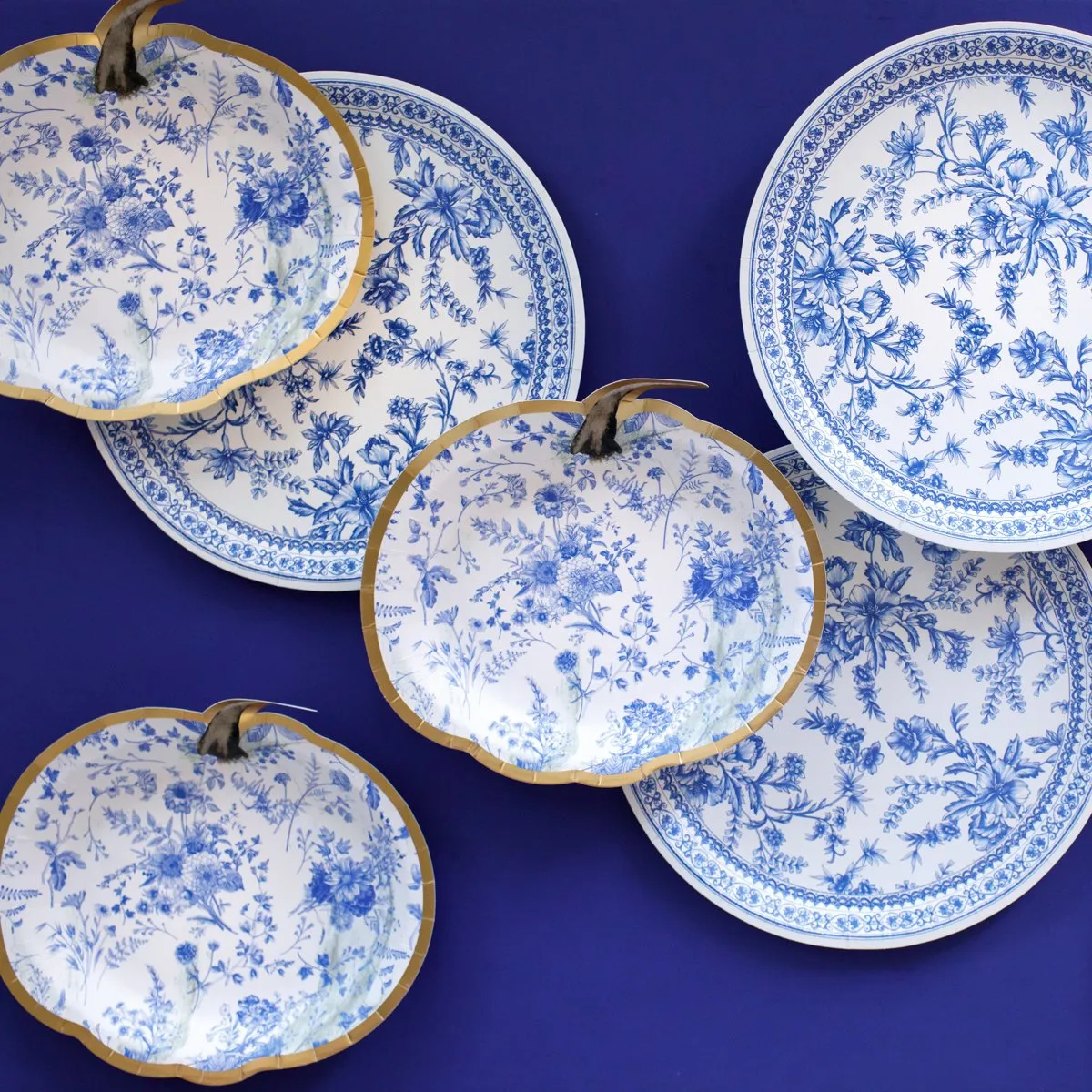 BLUE TOILE PUMPKIN PLATES