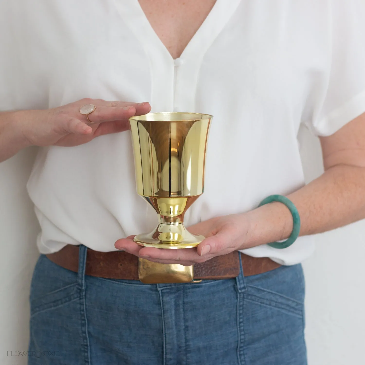 Classic Gold Plastic Footed Cup