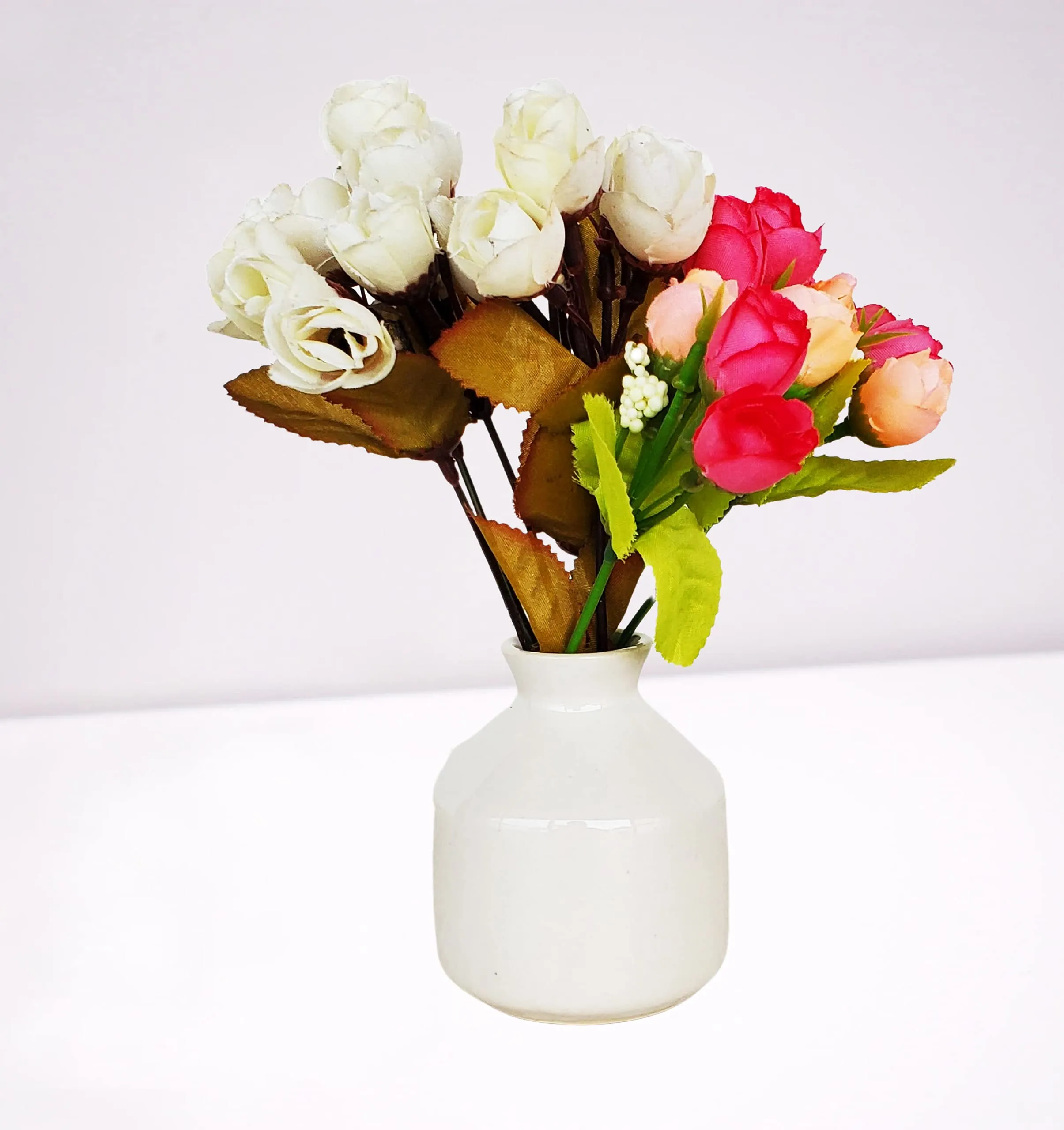 Pure Source India Porcelain Flower Vase Without Flowers, (Length 6.5 cm; Width -6.5 cm; Height - 9.5 cm, Off- White)