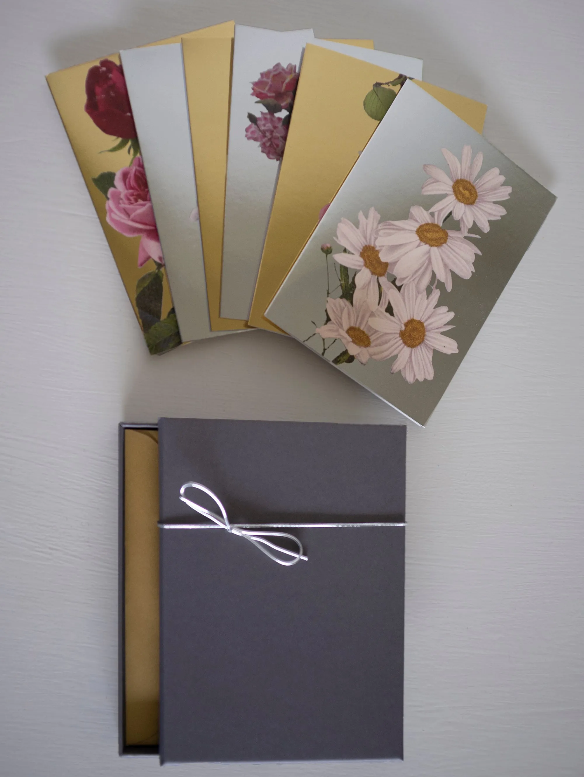 SILVER DAISIES GREETING CARD