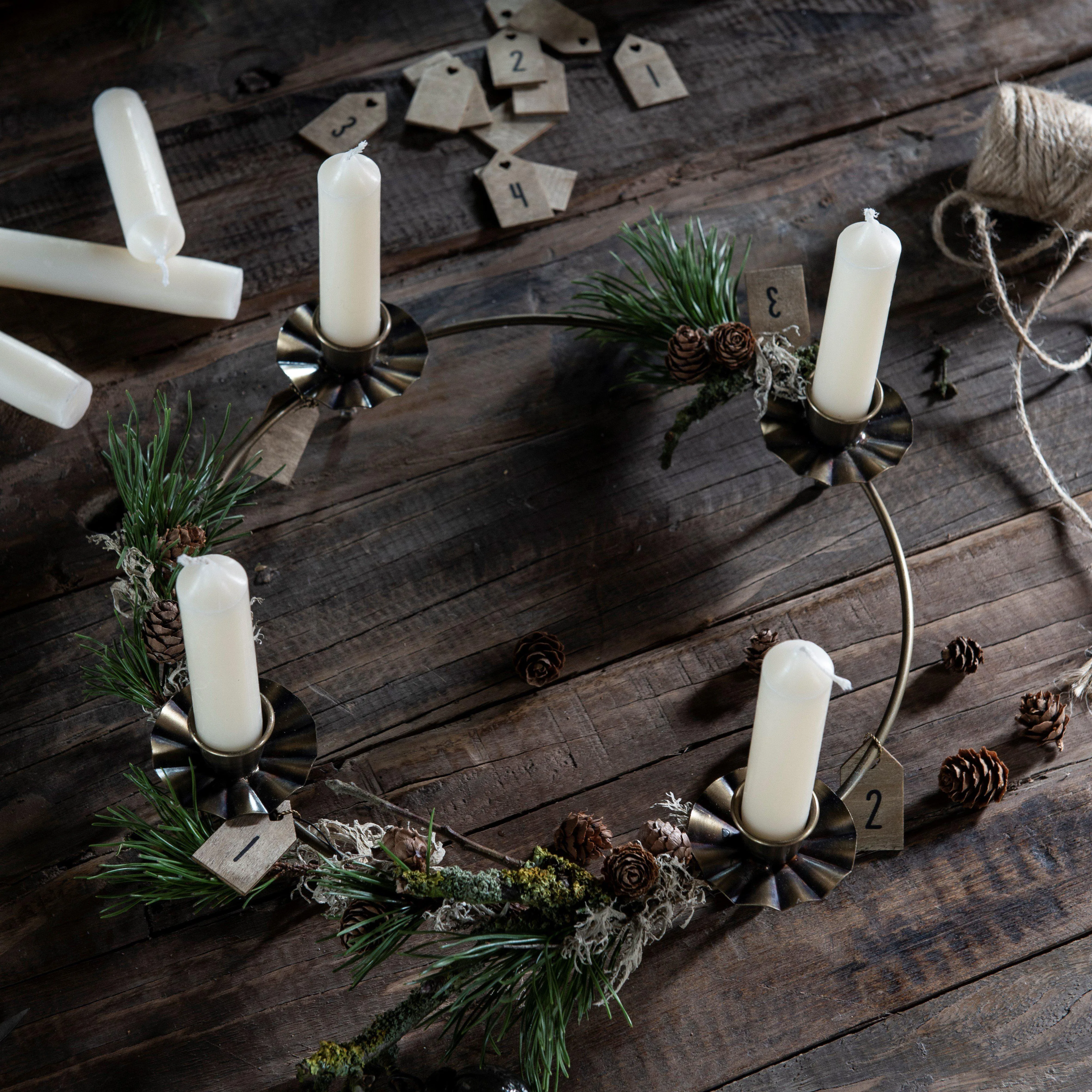 Simple Antique Brass Candle Holder Wreath