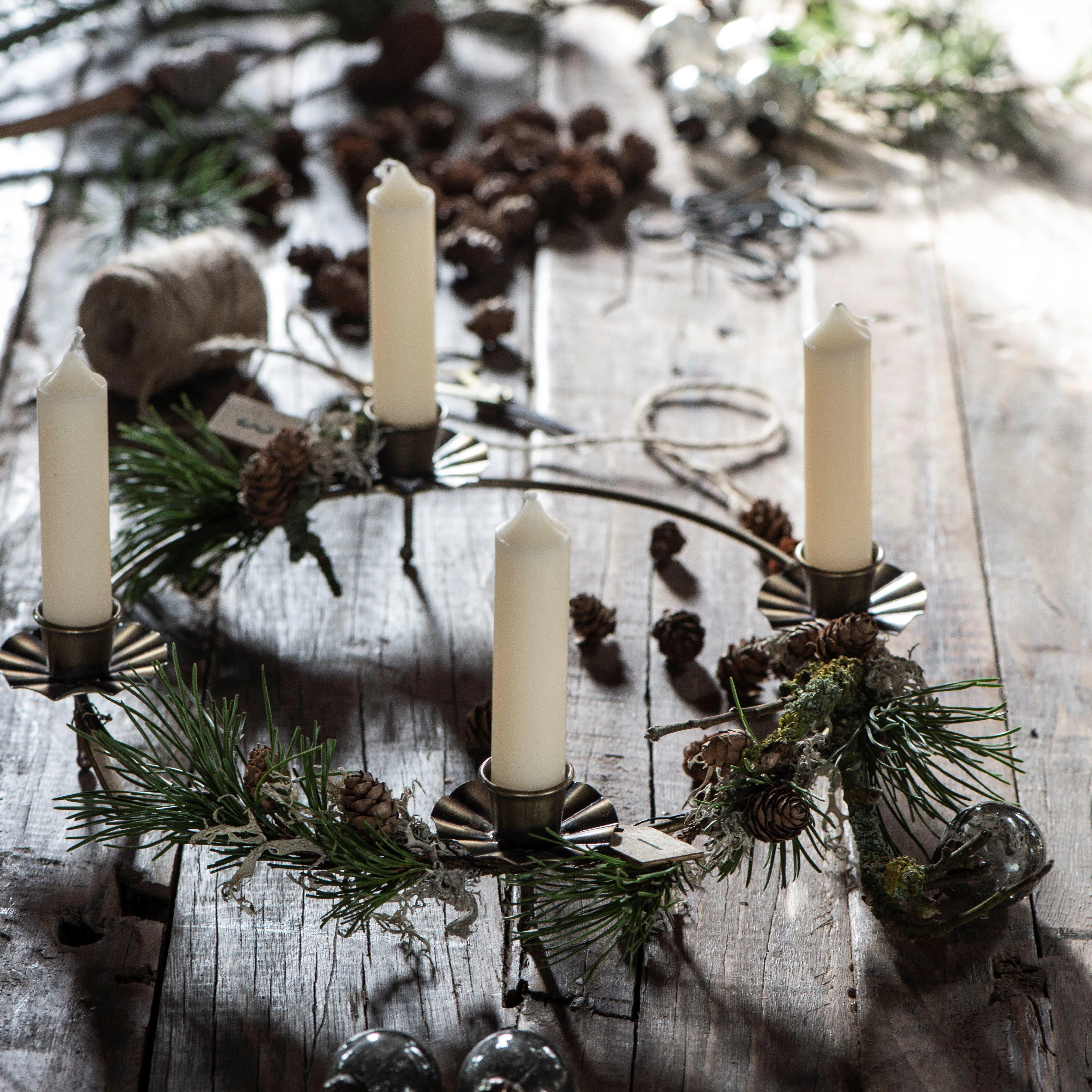 Simple Antique Brass Candle Holder Wreath