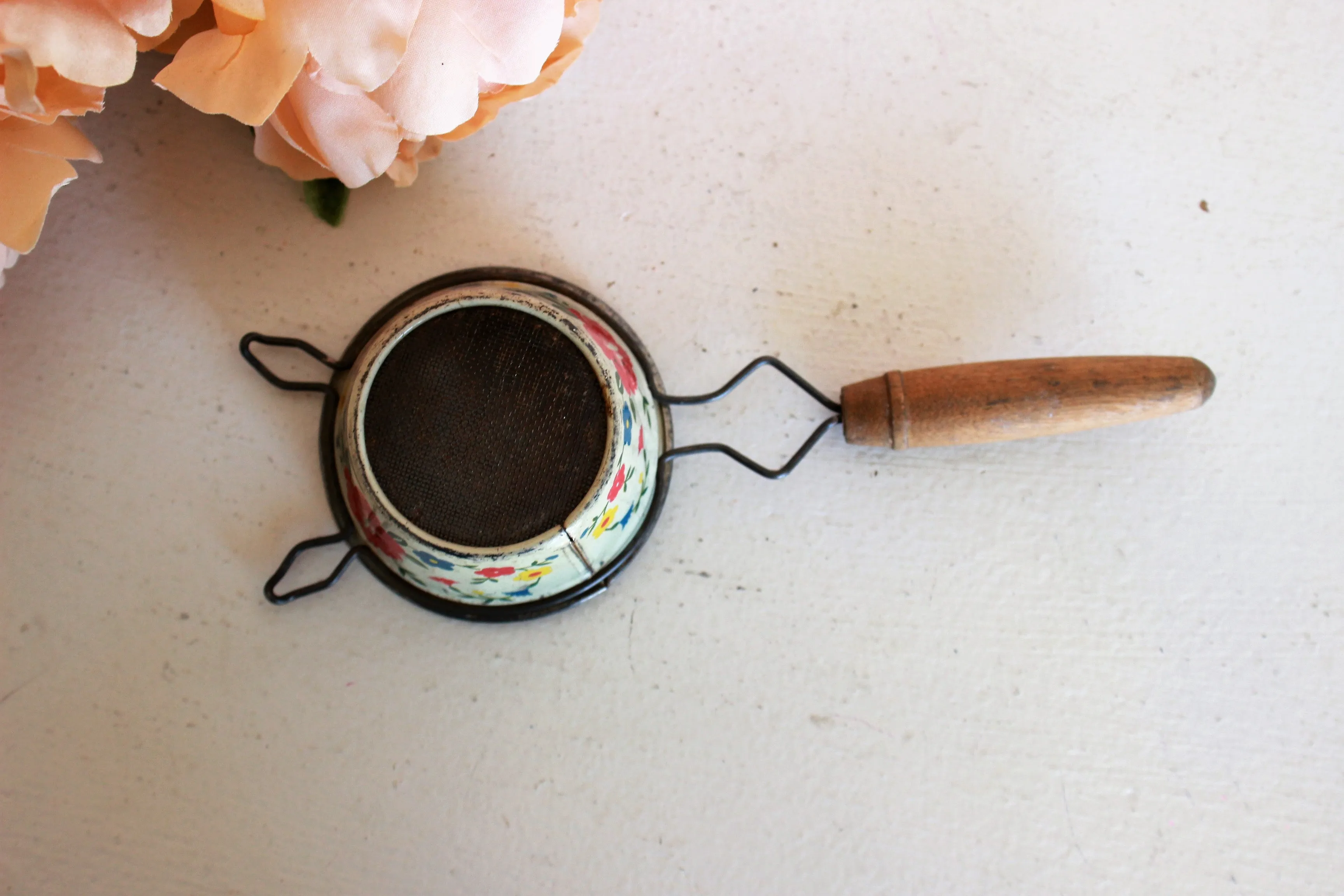 Vintage 1950s Ecko Tea Strainer